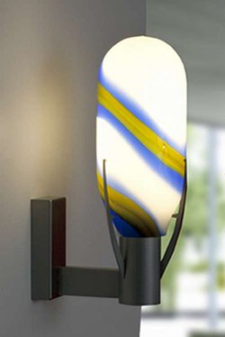 wandlampe aus mundgeblasenen Ã¼berfang glass von dem lampen designer thomas zern